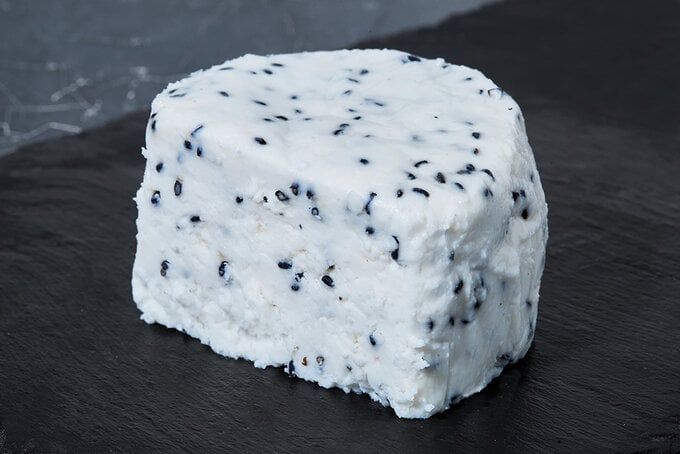 Kars Çörek Otlu Tulum Peyniri 1 KG
