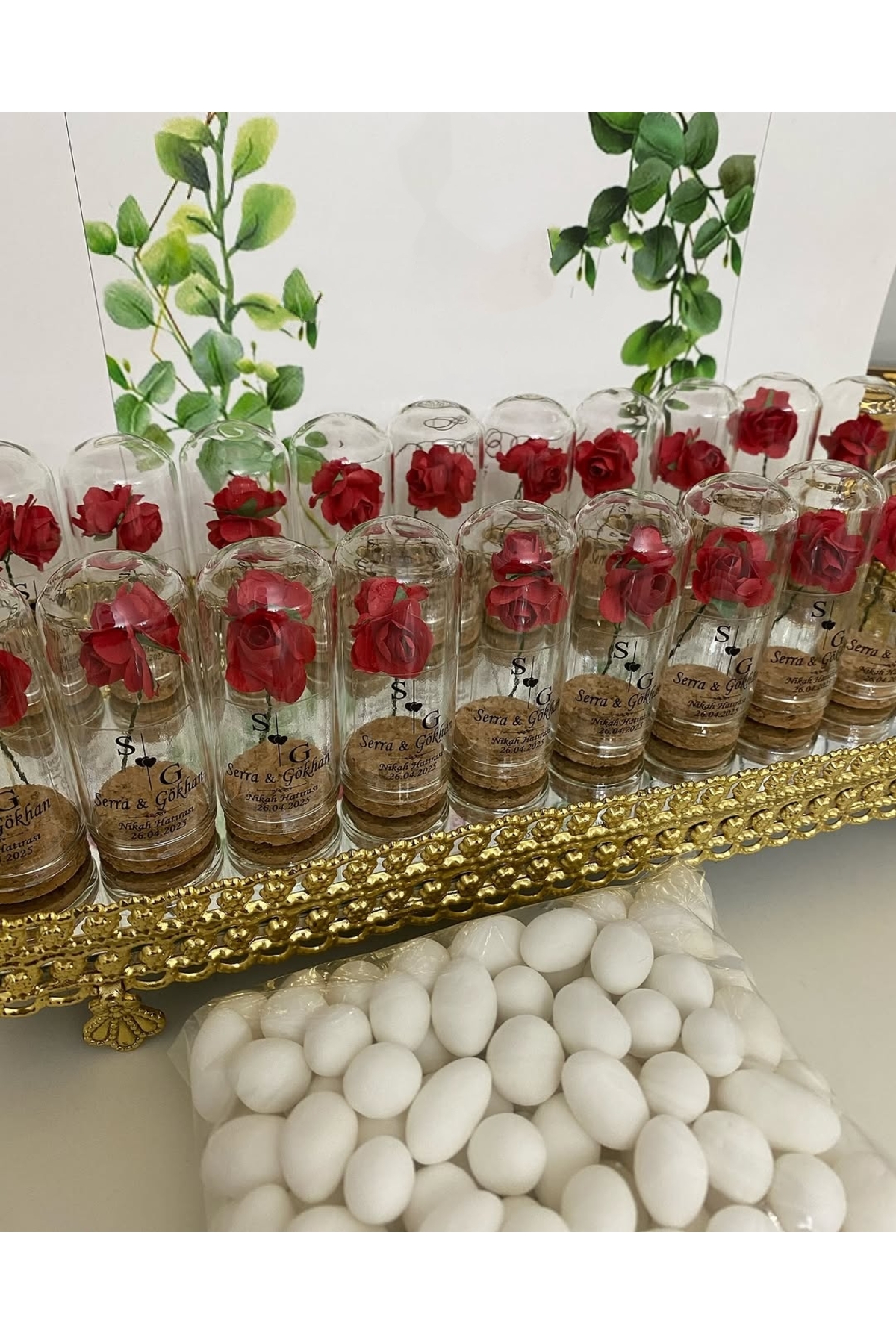 Cam Fanus Kırmızı Gül ve Fıstık Şekerli Nikah, Söz, Nişan Hediyelik - 25 Adet