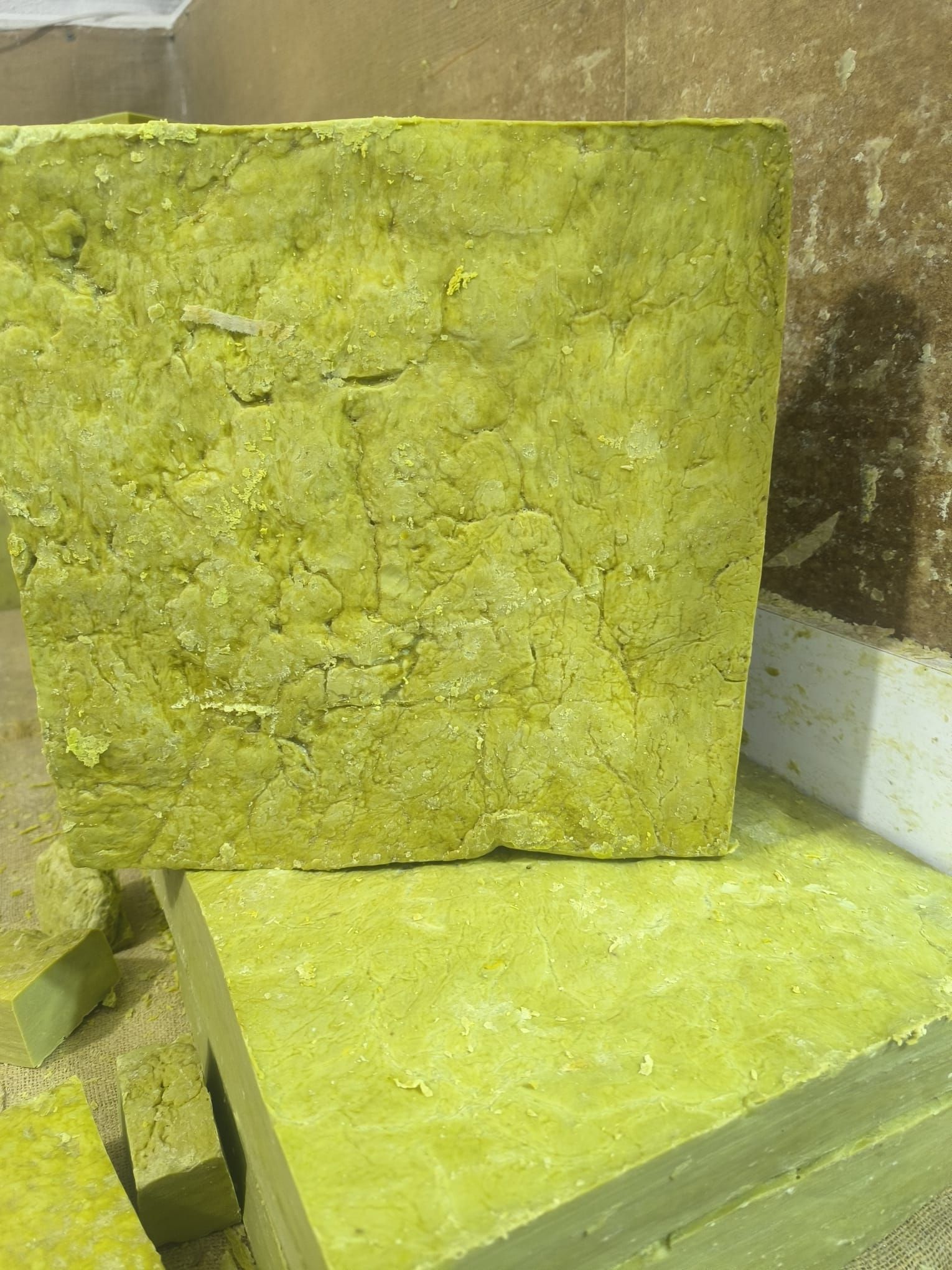 HAKİKİ BITTIM SABUNU (1 KG)