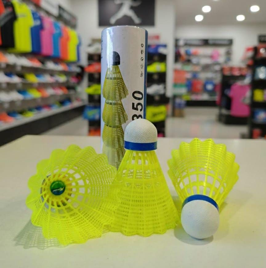 Kamachi A101 Badminton Raketi ve 6'lü Badminton Top Seti