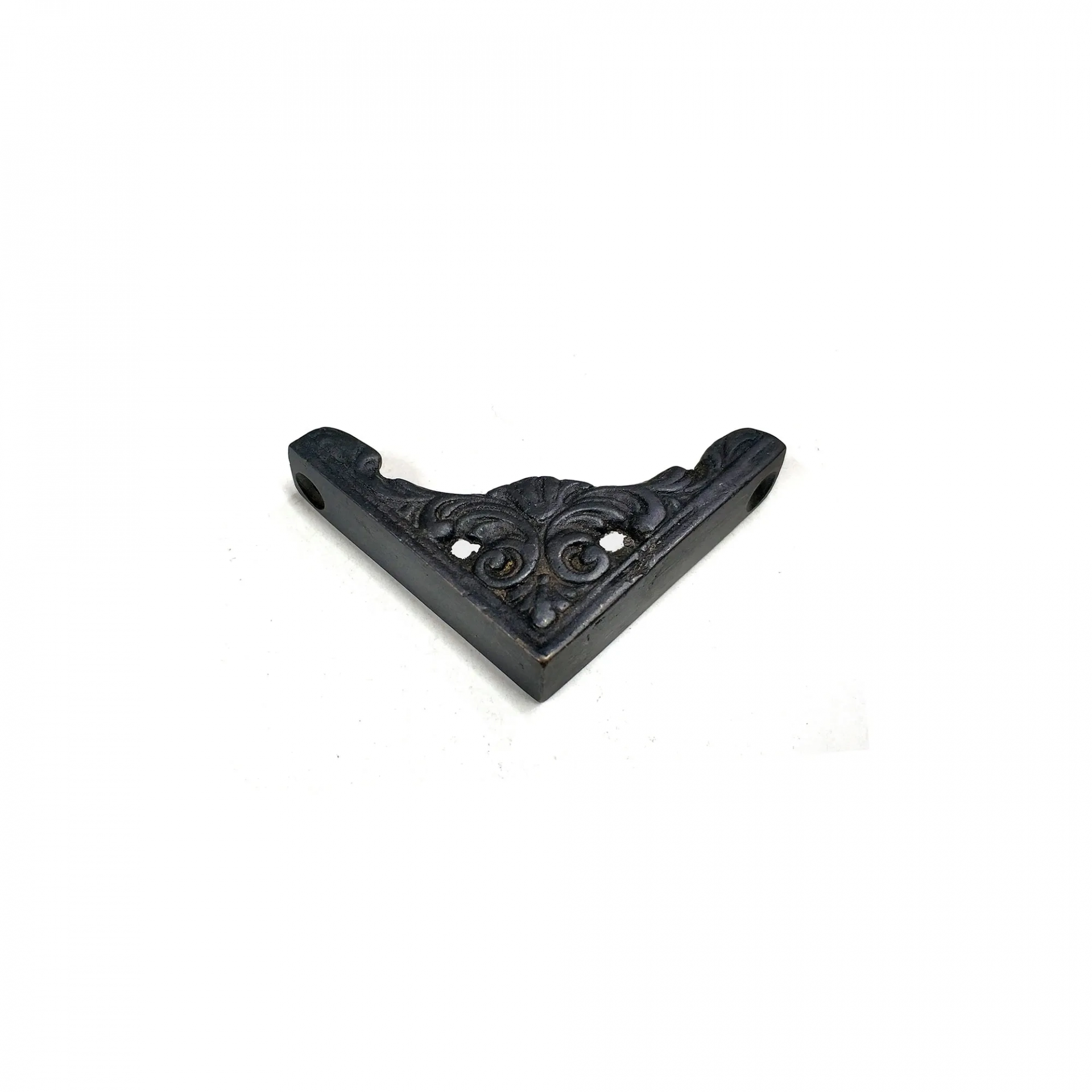 Antika Tarz Dekoratif Pirinç Köşe Süsü - 58x58 Mm, Oksit