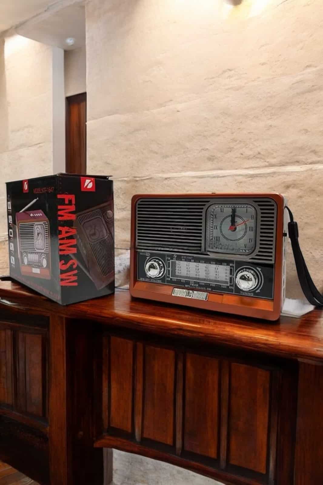 Nostaljik Görünümlü USB Girişli Bluetooth Bağlantılı Radyo