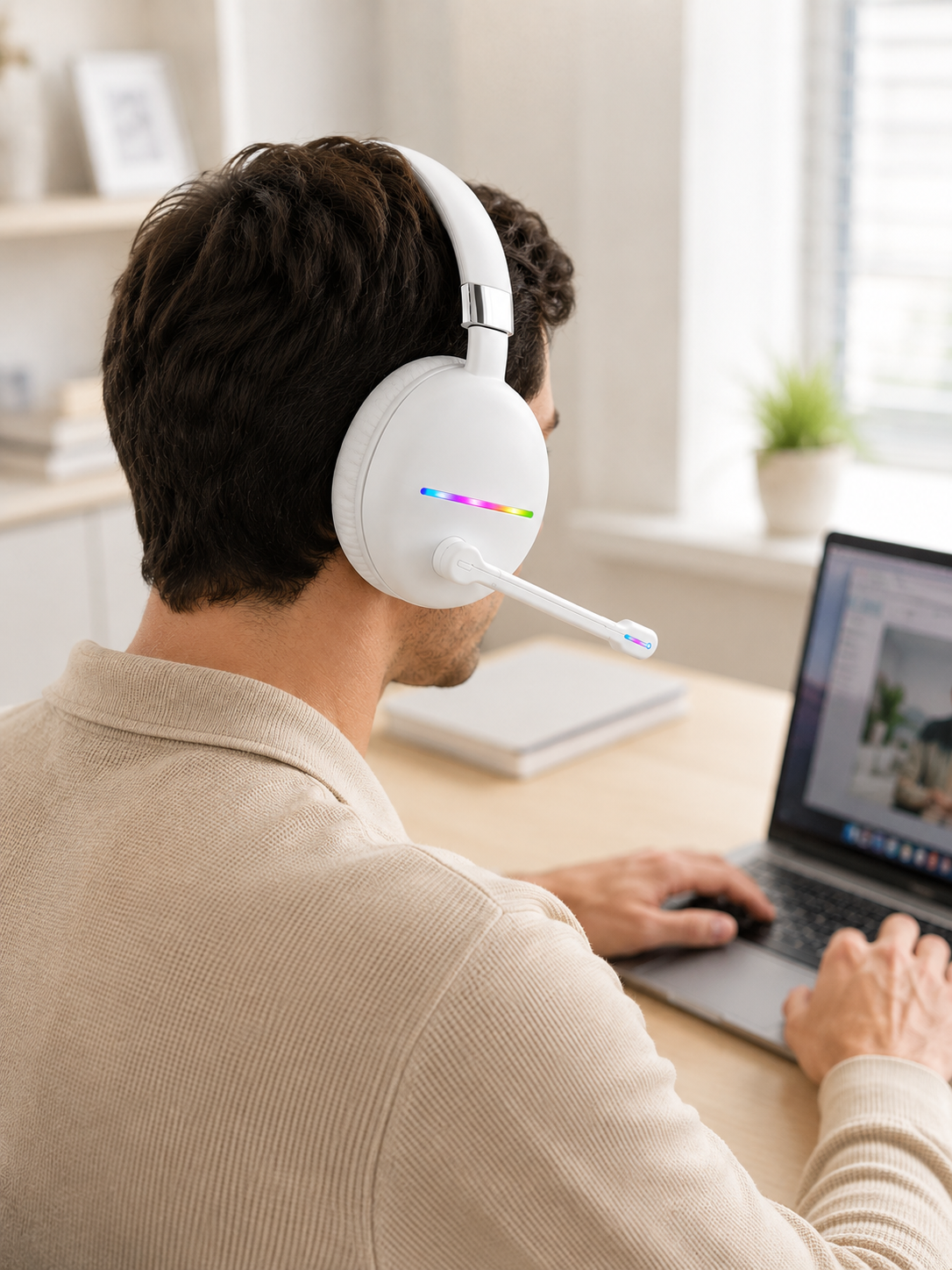 Bluetooth 5.0 Beyaz Kulak Üstü Kablosuz Kulaklık Mikrofonlu RGB Aydınlatmalı