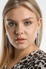 Gümüş Rengi 4 Sıralı Beyaz Kristal Cam Janjan Taşlı Uzun Sallantılı Küpe